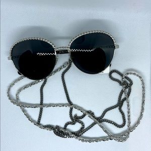 Chanel eyewear with chain 2021